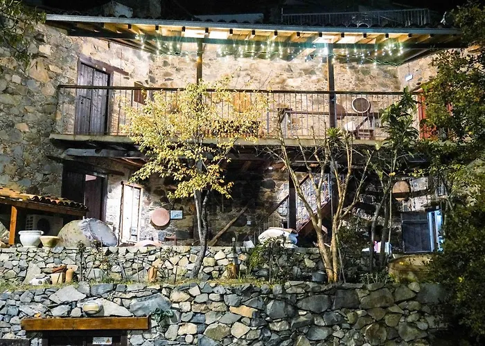 Archontiko Rousias *