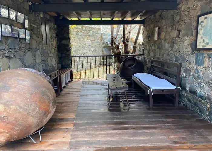 別荘 Archontiko Rousias